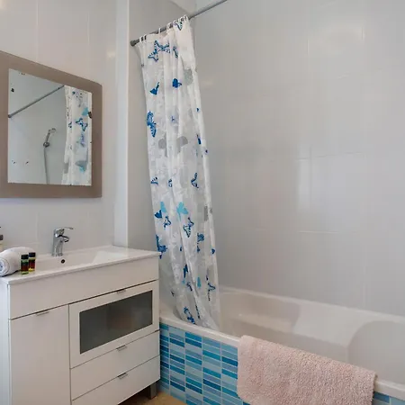 Nyaraló A O - Tina House