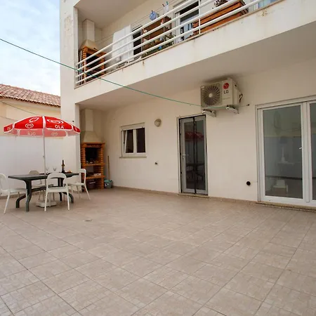 Nyaraló A O - Tina House Ferrel