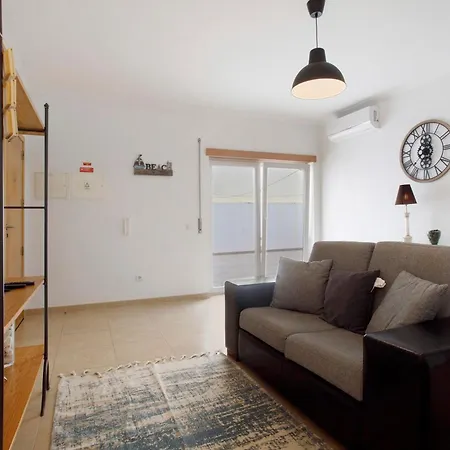 A O - Tina House 펜션 페렐