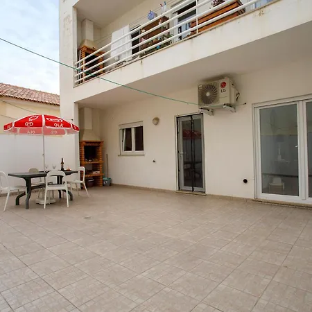 A O - Tina House * פרל