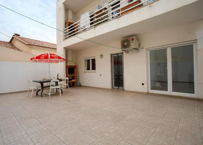 Casa vacanze A O - Tina House Ferrel (Leiria)